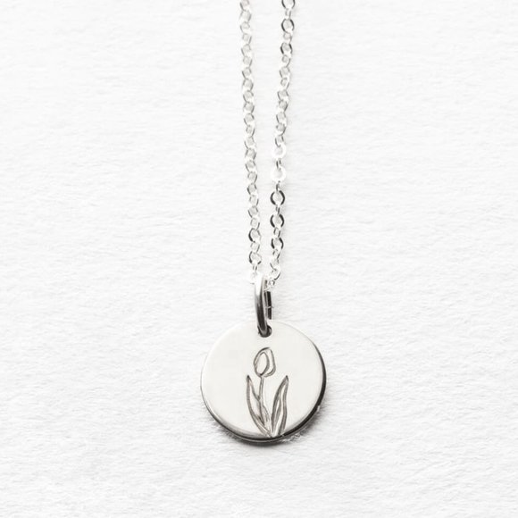 Tulip July Birth Flower Minimalist Charm Necklace - Picture 6 of 16